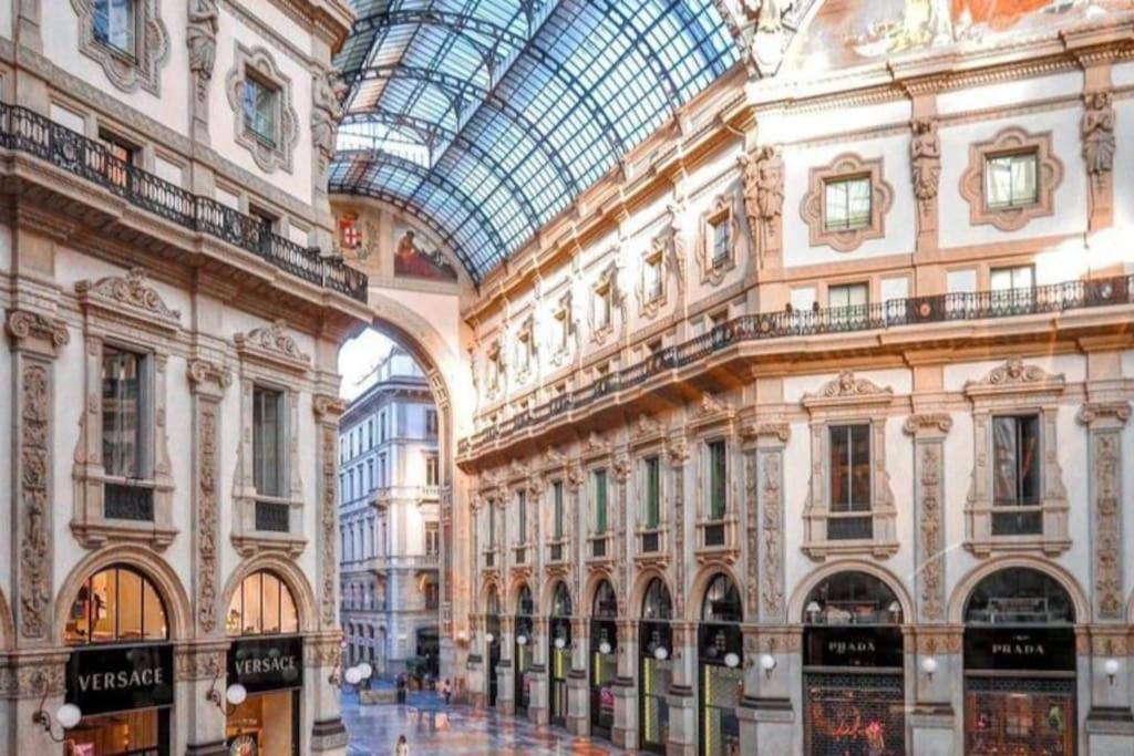 Ad Un Passo Dal Duomo Elegante Appartamento Wifi Milan Luaran gambar